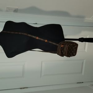 Authentic Vintage Louis Vuitton amazone camera bag